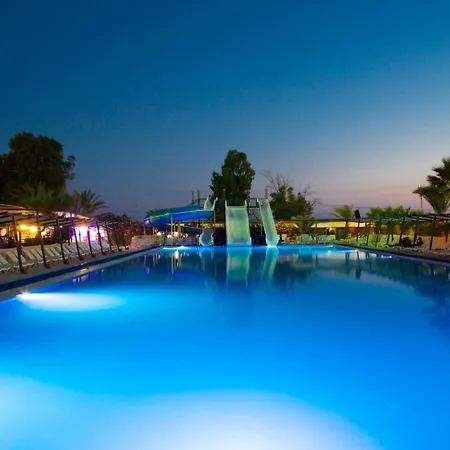 Corina Family Fun Club By Kispet Hm 3*