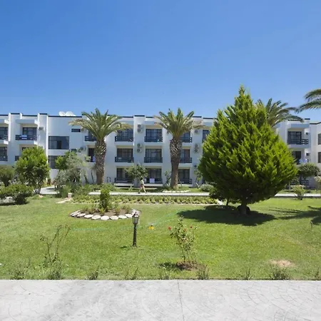 Corina Family Fun Club By Kispet Hm 3*